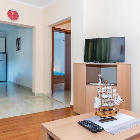 Beautiful Apartment In Raslina With Wifi Exterior foto