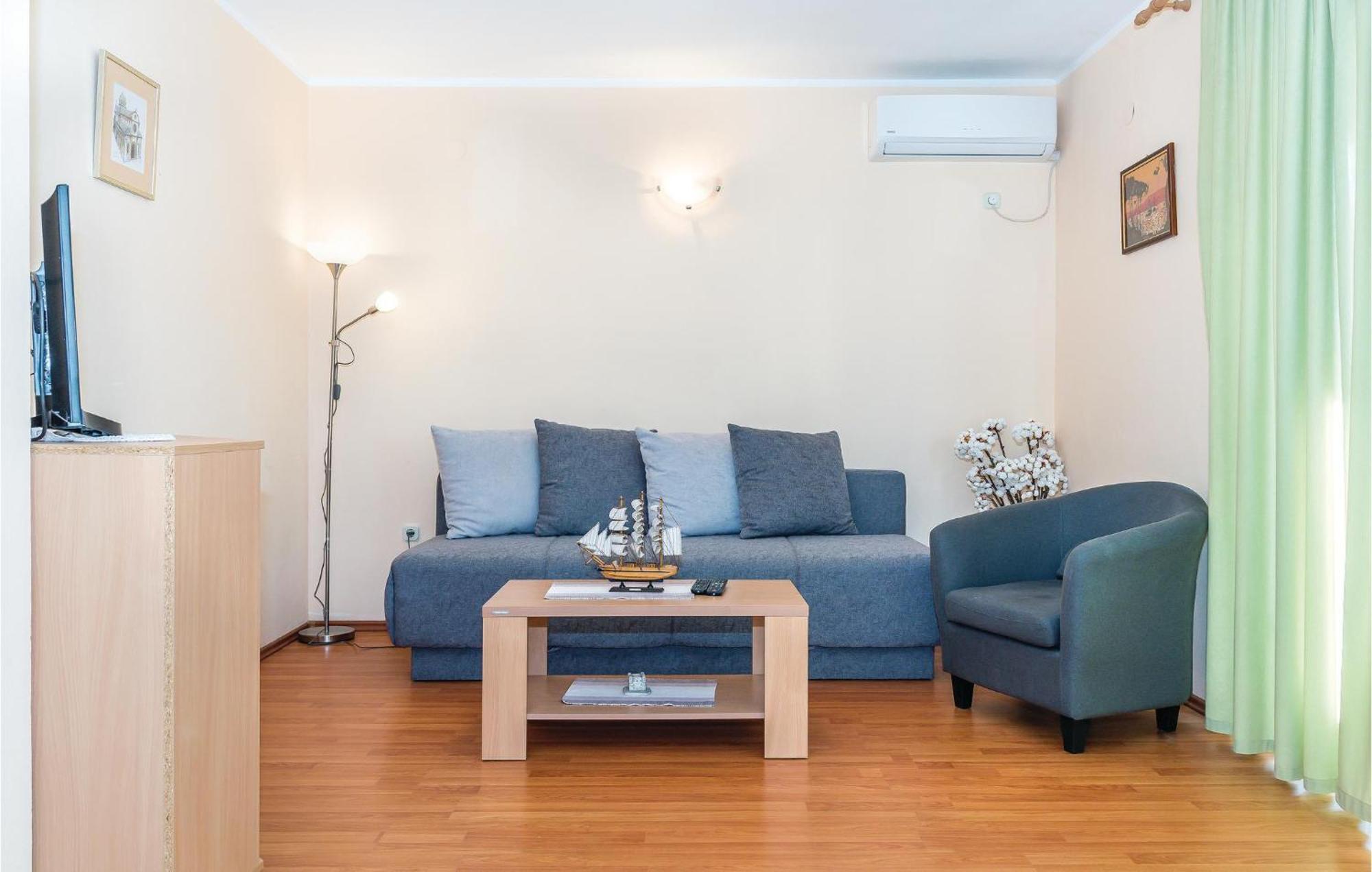 Beautiful Apartment In Raslina With Wifi Exterior foto