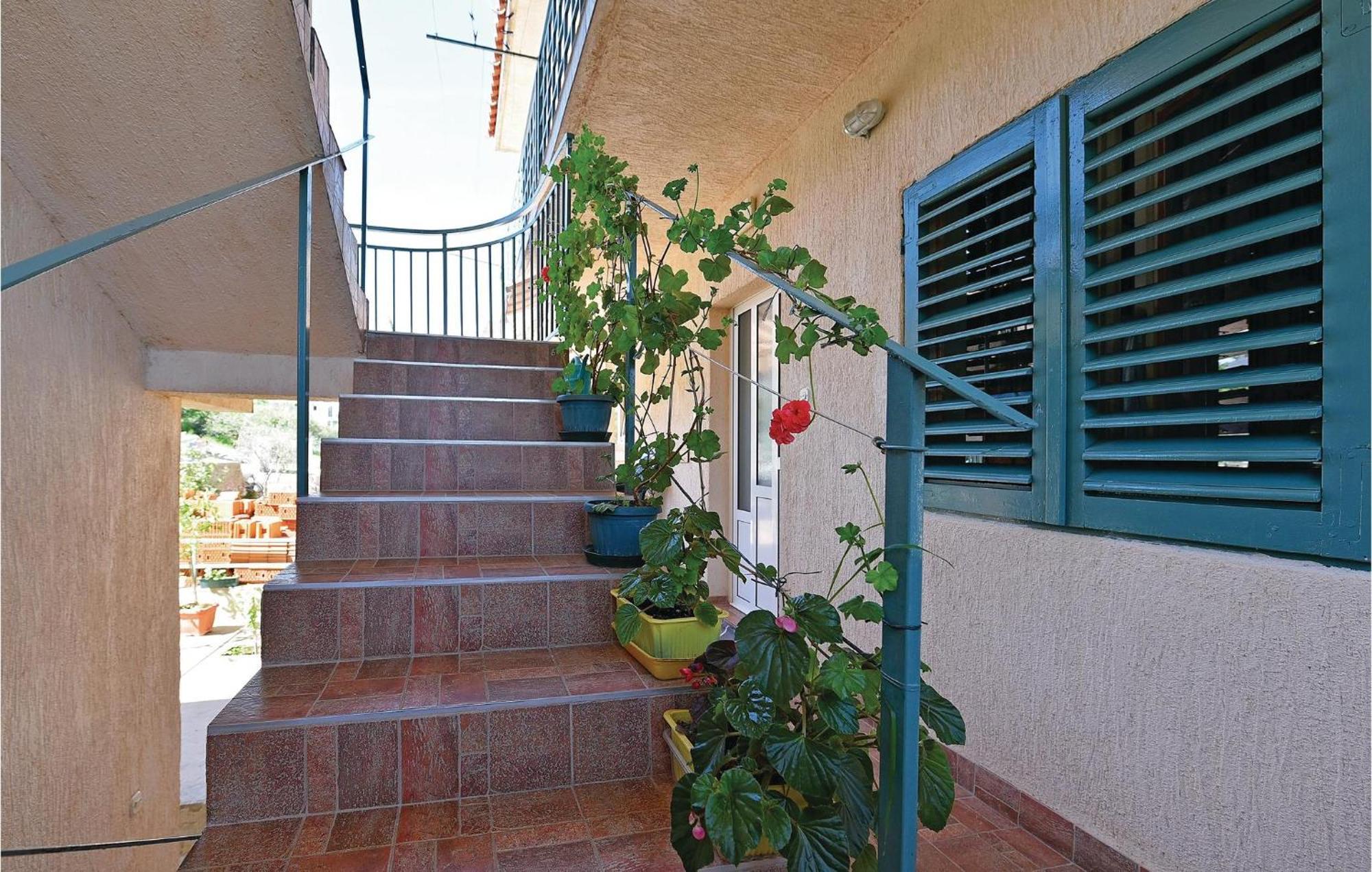 Beautiful Apartment In Raslina With Wifi Exterior foto