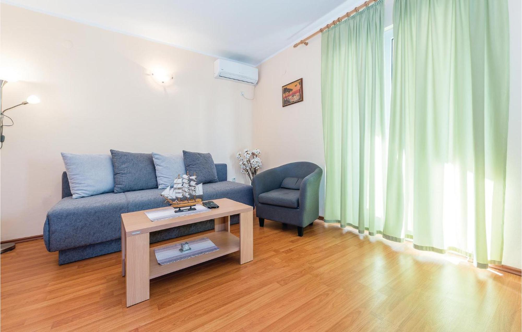 Beautiful Apartment In Raslina With Wifi Exterior foto
